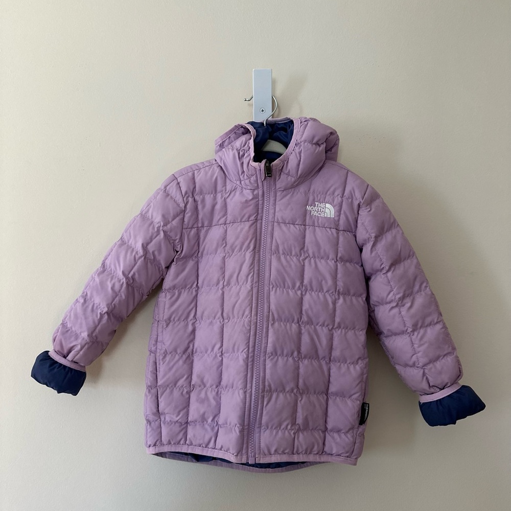 The North Face Kids Reversible ThermoBall size 5